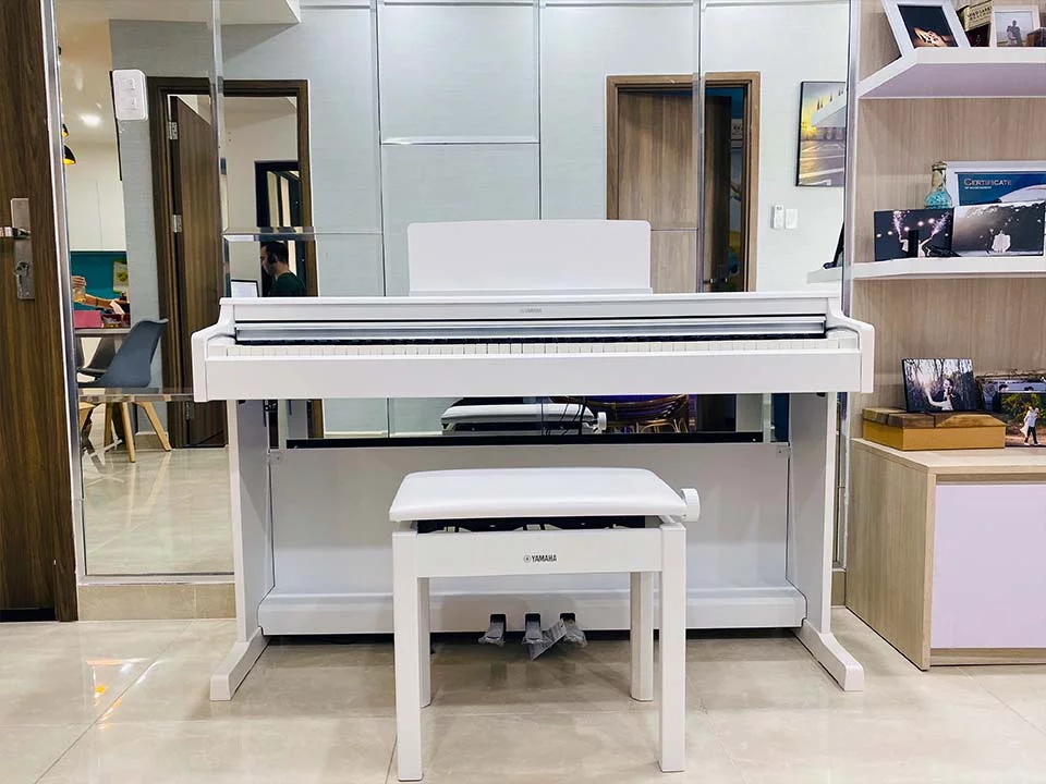 Review YAMAHA YDP-164 WH – Hình ảnh thực tế tại showroom Elite Piano