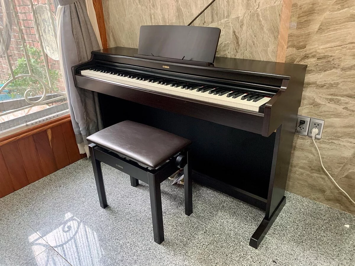 YAMAHA YDP-164 R