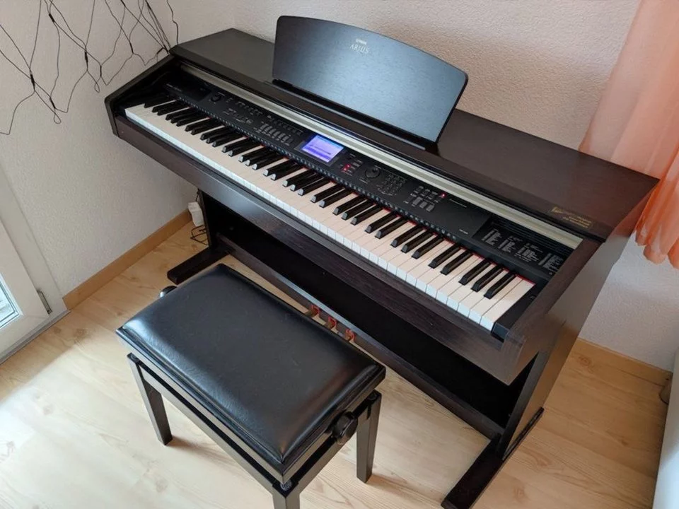 YAMAHA YDP-V240 - Đàn Piano Yamaha tại Elite Piano