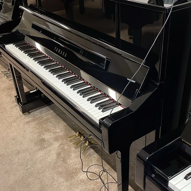 Đàn piano Yamaha YAMAHA YU10 MhC – Chi tiết bàn phím