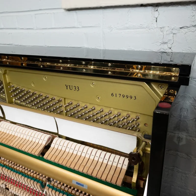 YAMAHA YU33