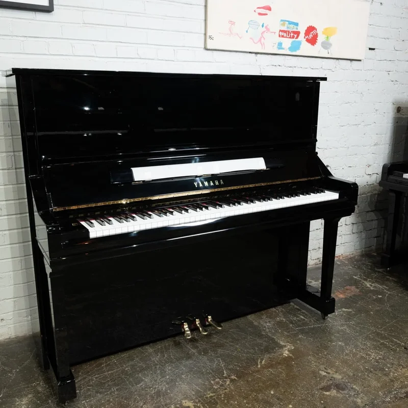 Review YAMAHA YU33 – Hình ảnh thực tế tại showroom Elite Piano