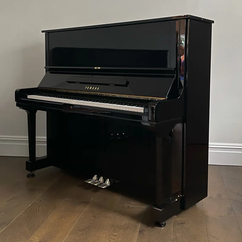 YAMAHA YU3 WN